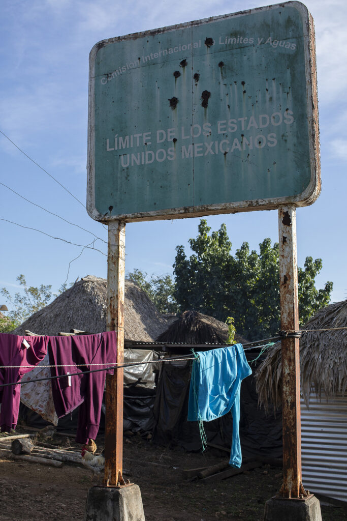 Anuncio limítrofe México - Guatemala. Fotografía: Xaber Santaquiteria Echarri, enero 2026